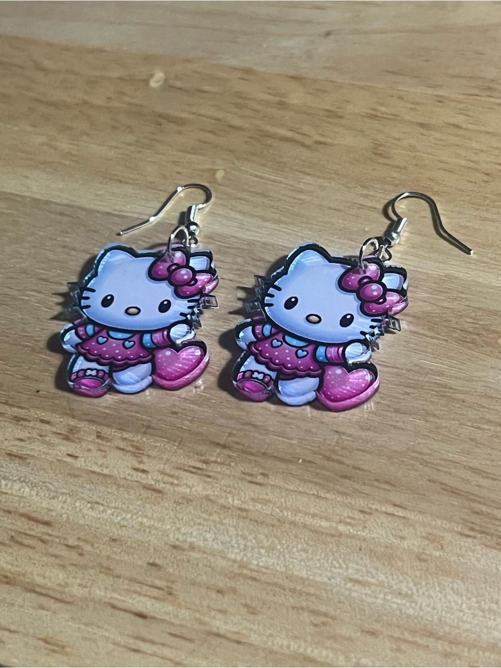 Hello Kitty Pink Heart Dangle Earrings E62